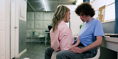 Melody Marks gets eaten out and screwed by curly-haired dude