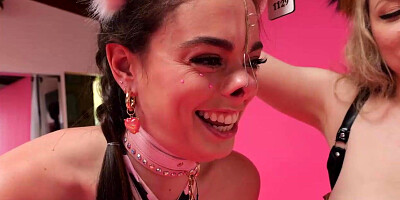 Fetish lesbian threesome anal and oral action