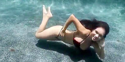 Underwater Sex - Emily Mena