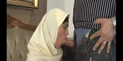 ARAB Muslim HIJAB Turbanli Adorable Hooters REAR END SCREW Booty-Crack - NV