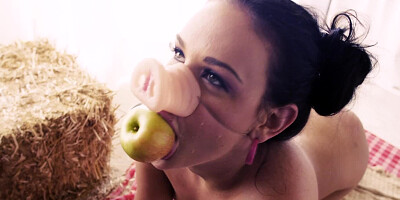 A pornstar that loves to behave like a pig is getting cum in her mouth
