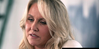 ADULT TIME - FEED ME Asian Lulu Chu's First Lesbian Experience With September Reign - 3