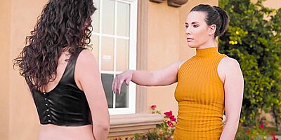 Maya Woulfe, Victoria Voxxx And Casey Calvert - Wants A Lesbian Submission And She Called Her Kinky Girlfriend