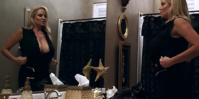 Kelly Madison bathroom masturbation session