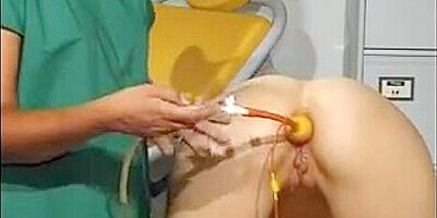 Anal Gyno Exam and Enema - rektale Untersuchung und Einlauf