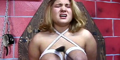 Nomable honey is toying with her baps era