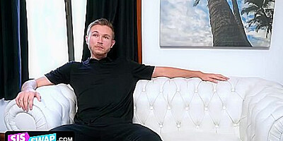 Sophia Burns And Coco Lovelock In Inexperienced Teen 18+ Wants To Lose Her Virginity So Her Bestie Decide To Share Her Stepbro