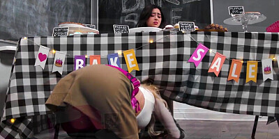 Busty stepmom facesits teen stepdaughter 2