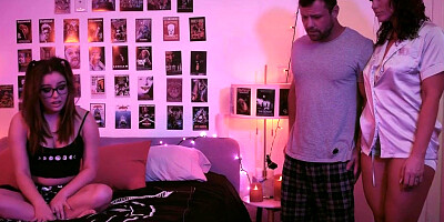 Miles can't resist to fuck Leana and Mandy's pussy