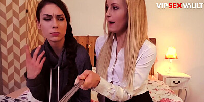 VipSexVault - Arwen Gold Sicilia - Intense Homemade Threesome Sex With Hot Brunette