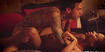 Intense Couple Sex Of - Small Hands And Kira Noir