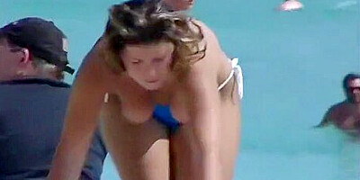 Naked and Bikini Beautiful Beach Babes