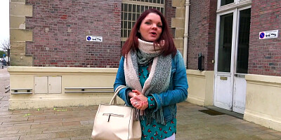 Première dans le cul pour la belle Gabrielle