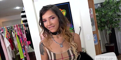 Sexy teen meets up with hookup hotshot for first time anal