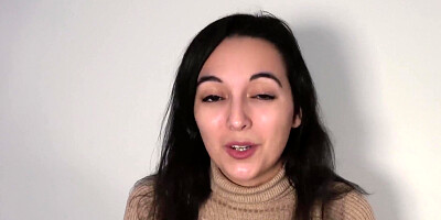 Brit teenager Summer Fox in ASMR SFW vid about interactive adult relaxation