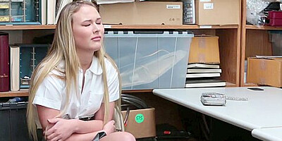 Alyssa Cole In Blowjob The Officers Big Cock