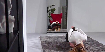 Lesbian in Pantyhose Enjoy Fucking With Strapless xlx