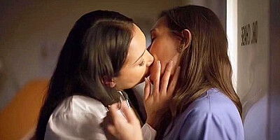 Panic Nurse Asked Doctor For The Help And Big Ass Latina Used Her Nurse
