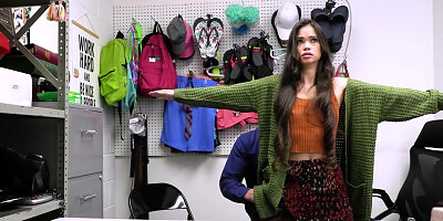 Angelina just couldnt let the pets