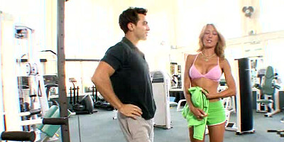 Alluring blonde slut is ready to get banged after the workout