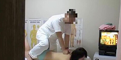 Nasty masseur rubbing his young client&amp,#039,s pussy