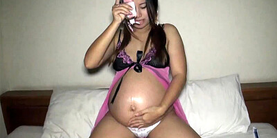 Pregnant amateur Thai MLF gets fucked