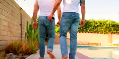 Dakota Payne deepthroating Bf Butler's soles while nailing!