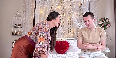 Josephine James - New Gives A Bridal Suite Tour That Takes A Sexy Turn (25-10-2023) Streamvid.net