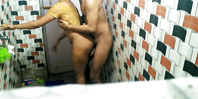 Desi didi',s bathroom chat viral video