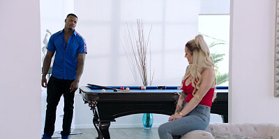 Yutuber Luna Skye rides a cock and gets hot creampie