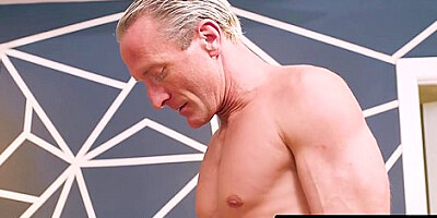 Olivia Jayy Joins Ebony Nicole Kitt For Interracial Threesome! Creampie!