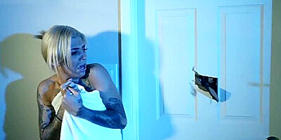 Small Hands And Bonnie Rotten - Creepy House Horror Story With Sex