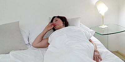 Amy D And Claire Benz - Good Moaning Gilfs
