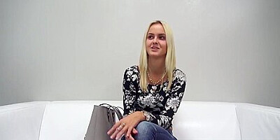 BLONDE HAVING A SEXY CASTING