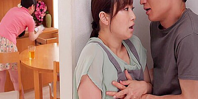 初めて彼女が出来たのに彼女のおさんに童貞を奪われた　川上ゆう 15 Min