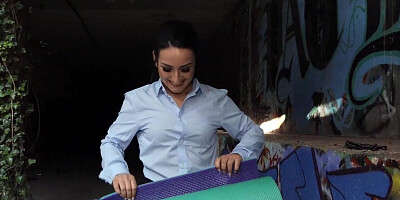 Annie Reis gives a great head and gets screwed in public