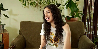 Hot Babe Masturbates With a Vibrator