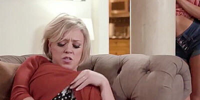 Dee Williams hands creep into her pants and start masturbating