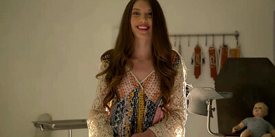 Gal with a jaw-dropping smirk, Chester enjoys to do posing for the camera and taunting