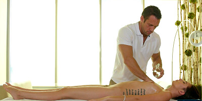 Petite teen hottie sex with her masseuse