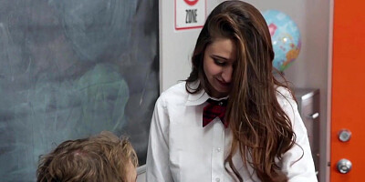 Elektra Rose in Bad Apple Gets Humped