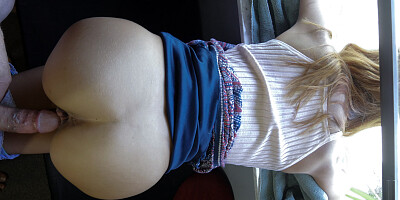 Barely legal babe sucks dick while in traffic