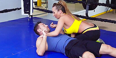 Heavy-breasted Babe Goes Boxing