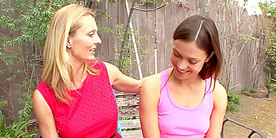 Brunette Teen 18+ Lesbian Gives Her Best To Pleasure The Mature Blonde Dyke