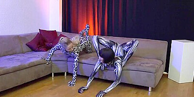 alina and tanja CONTORTION