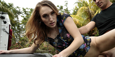 Victoria Gracen sucks hard dick in the car and gets fucked outdoors