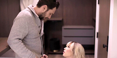 Real estate agent seduces the married guy