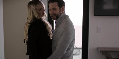 Real estate agent seduces the married guy