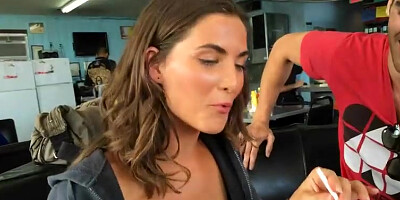 Blue witnessed big-boobed stunner inhaling in public