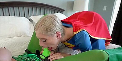 Kay Lovely, Sarah Taylor - Supergirl Vs Poison Ivy